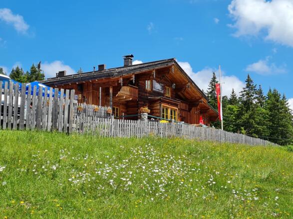 Hütte