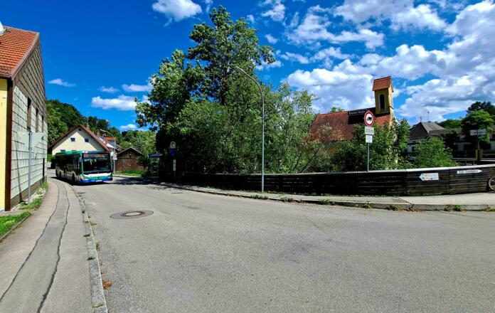 MVV-Regionalbushaltestelle "Grafrath, Amperbrücke"