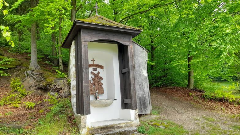 Schlüsselkapelle und Johanneswegsäule in Unterweißenbach
