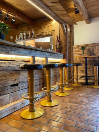 Bar 4