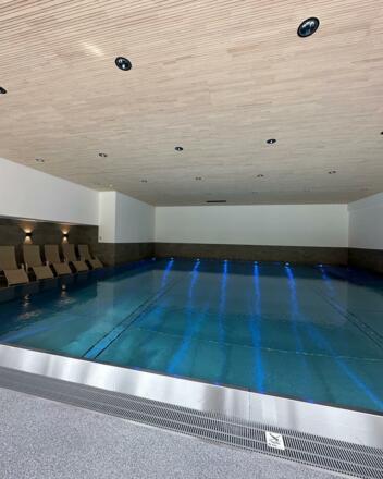Schwimmbad Neu 1