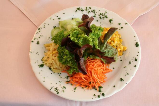 Hotel Bellevue Riezlern Salatteller