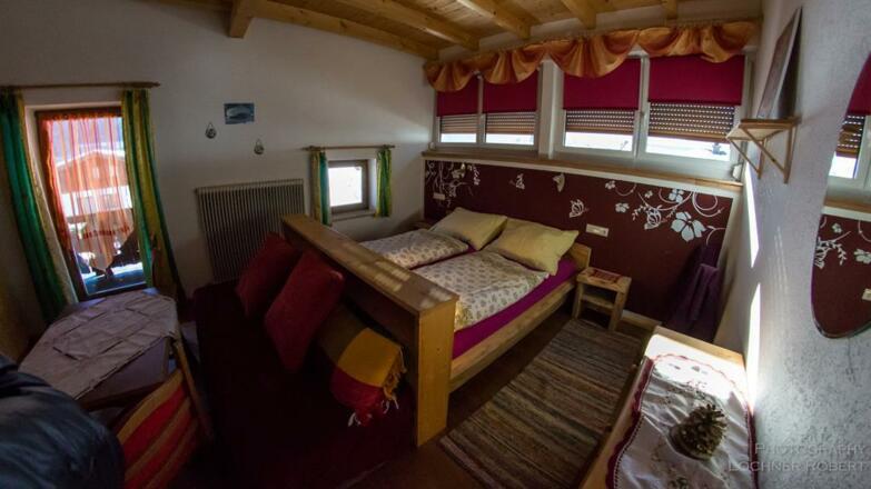 Zimmer 2, 2 Stock (Apartment)