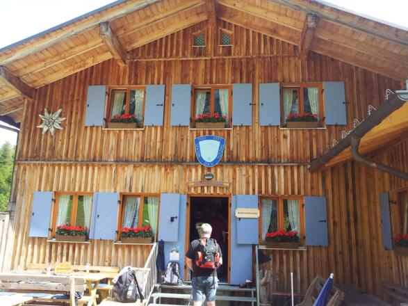 Tutzinger Hütte von Süden