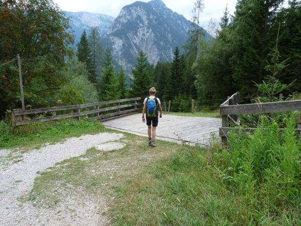 Haben wir die Brücke im untersten Abschnitt erreicht, wird diese überquert.