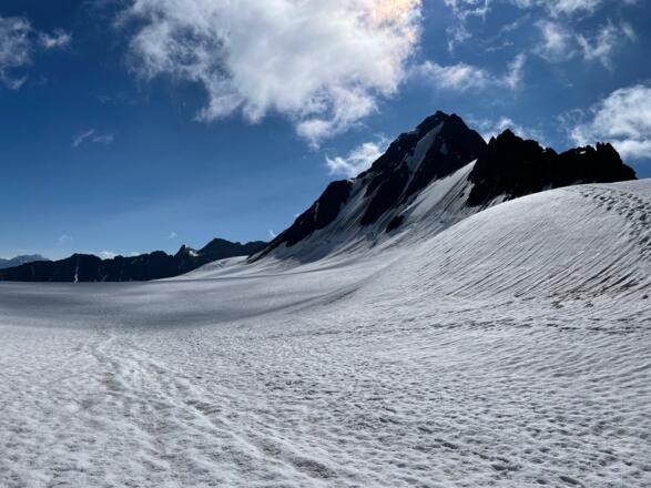 Der Weiterweg vom Joch entlang der Brochkogel Nordwand (früher mal eine Eistour)