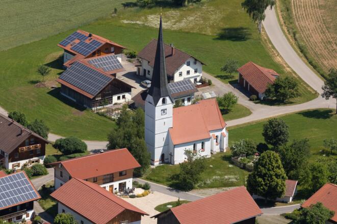 Luftbild der Jakobskirche in Rottenstuben