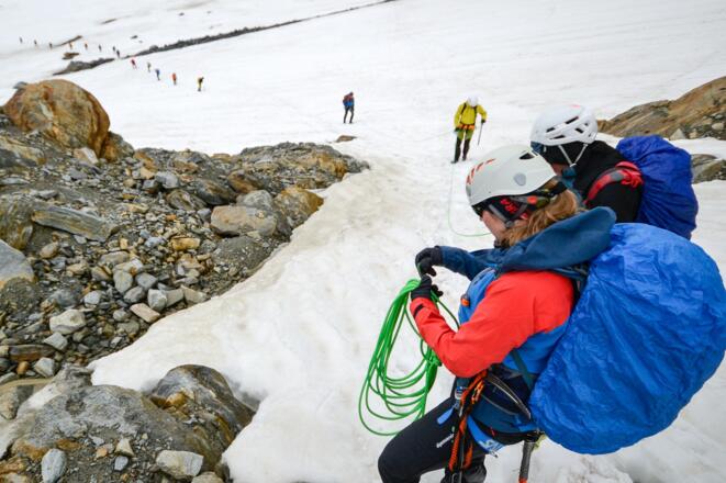 Übergang vom unteren Gletscher auf die Felsrippe