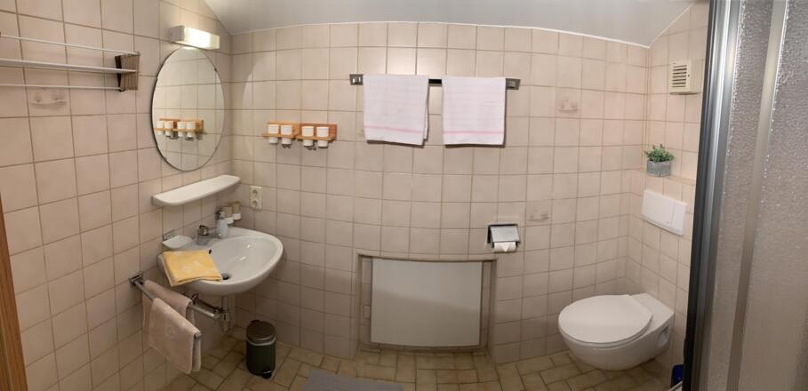 Badezimmer 2.