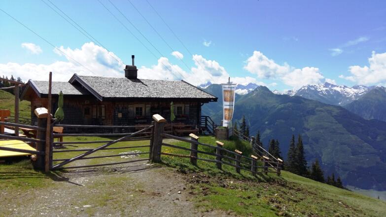 Gemütliche Hütte mit tollem Ausblick
