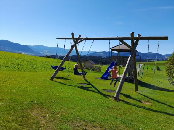 der Spielplatz mit Panorama