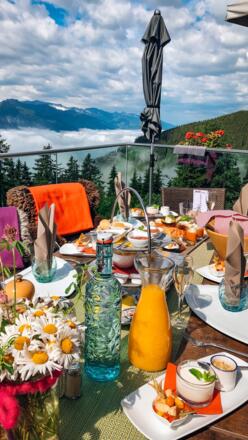 Genussfrühstück auf der Sonnenterrasse
