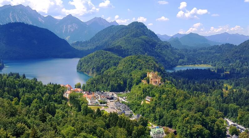 Herrliche Landschaftsbilder bietet Ihnen auch die Tour "Füssen/Hohenschwangau - Alpsee, Schloss Hohenschwangau, Marienbrücke und Pöllatschlucht"