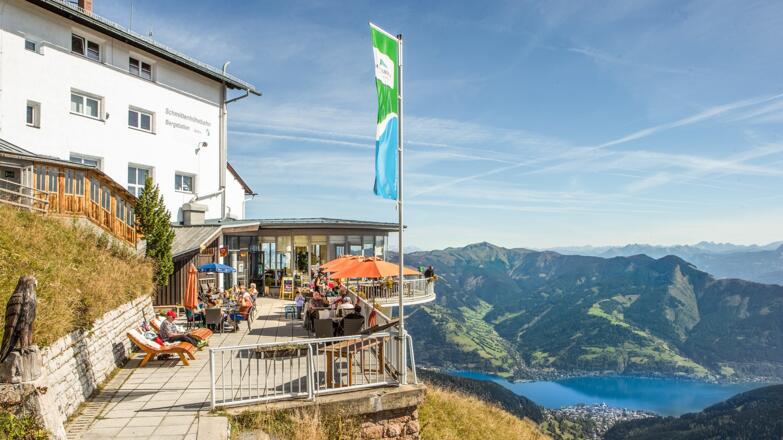 Schmitten Café mit traumhaften Ausblick auf den Zeller See