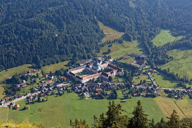 Blick vom Ochsensitz auf Ettal