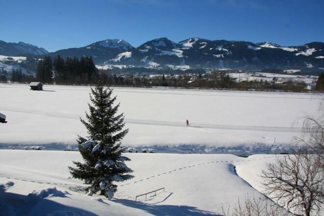 Ausblick auf die Loipe und die Hörnergruppe