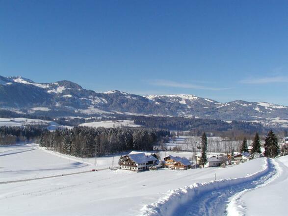 Winterwanderweg oberhalb von Oberthalhofen