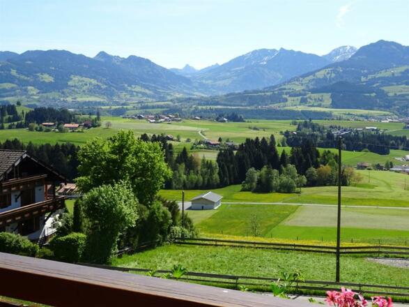 Blick vom Ostbalkon Richtung Bad Hindelang