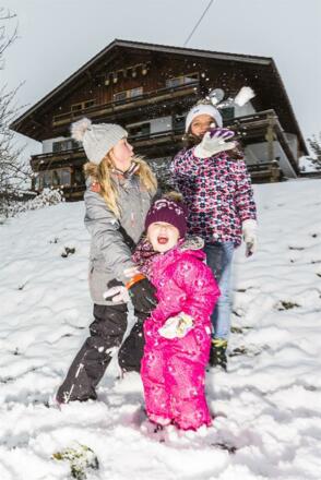 Schneeballschlacht von feinsten