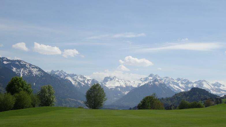 Blick Berge von Golfplatz aus