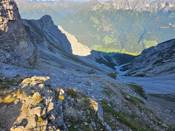 Rückblick vom Serlesjöchl auf den Aufstieg
