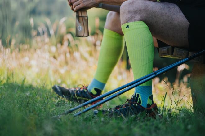 Die Run Performance Compression Socks von Bauerfeind sind der ideale Begleiter auf diesem Trailrun