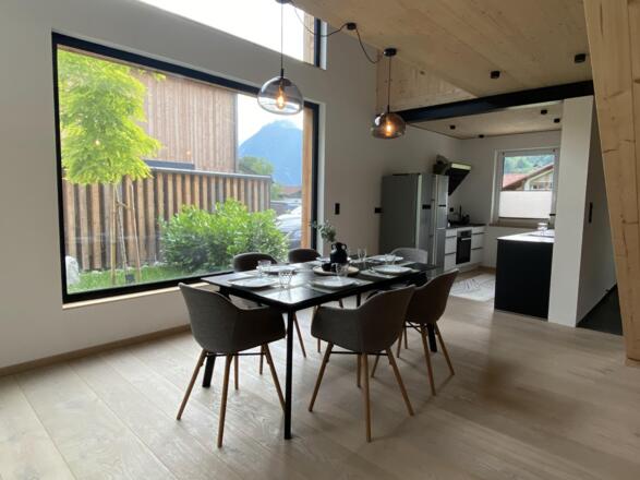Esszimmer und Küche