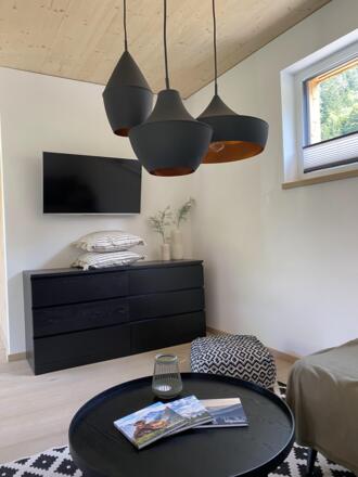 Wohnzimmer mit Flat TV
