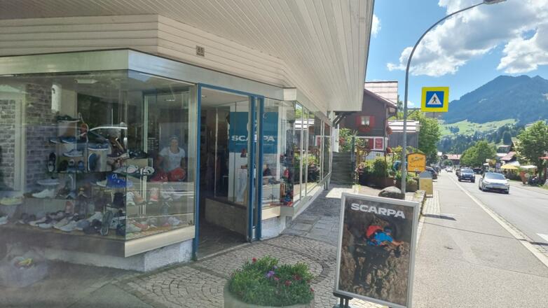 Schuhhaus Schuster Riezlern Aussenansicht