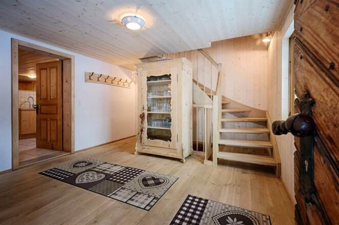 Bergfrieden in Partenen - Vorraum EG