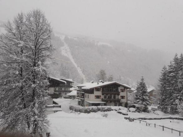 46a693af-5fd3-4255-9bd2-f196c3025b7bWildkogelblick