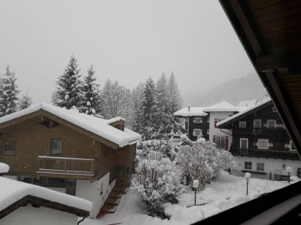 50b46c73-f39d-44d3-98d7-768269592990