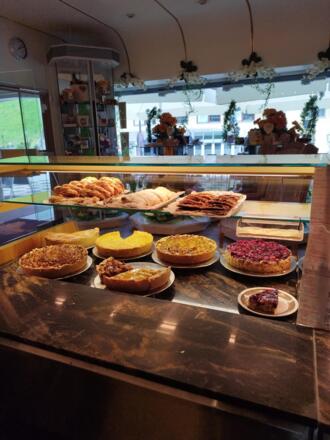 Café Behringer Mittelberg Kuchentheke