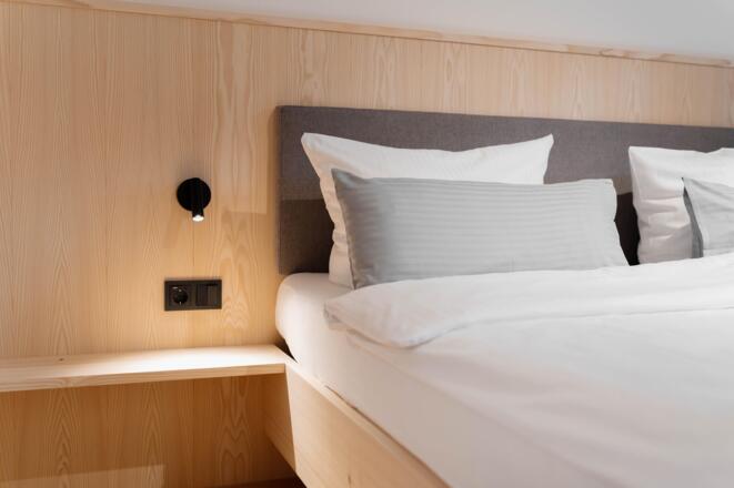 App 6 I App 7 - Schlafzimmer