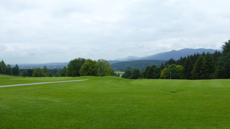 Vom Margarethenhof Blick über den Golfplatz