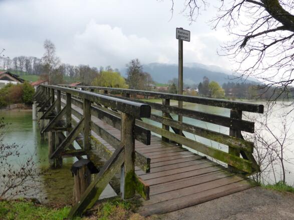 Holzbrücke über die Mangfall nach Seeglas