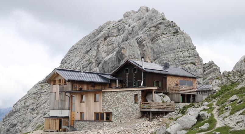 Passauer Hütte mit Fahnenköpfl