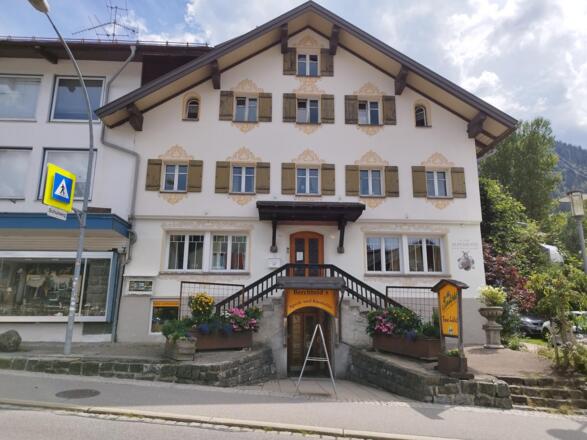 Berchtold´s Buura-Lädele Riezlern Aussenansicht