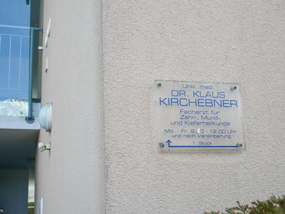 Schild Dr. Klaus Kirchebner