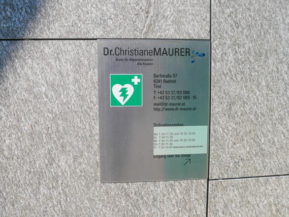 Schild Dr. Maurer