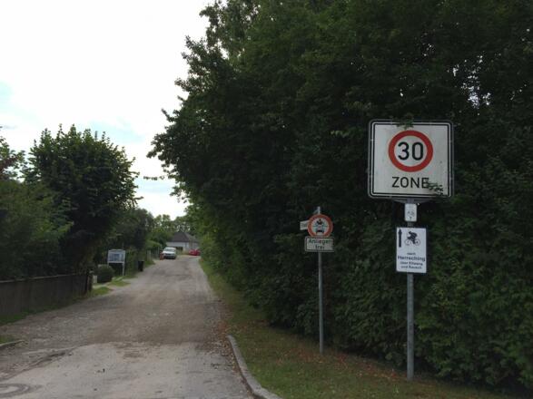 Nach Überquerung der Bundesstraße in Breitbrunn