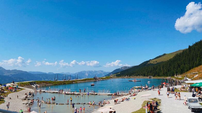 Badespaß auf 1800m Fichtensee