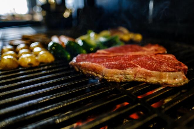 Grill Lukas Steak_Reinhard Loher