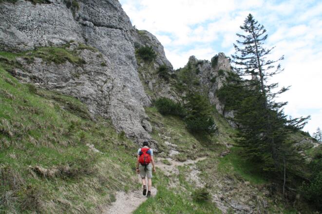 Trittsicherheit ist entlang des gesamten Kamms ein wichtiger Begleiter.