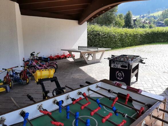 Kulturcafe Riezlern Sommer Kicker Fahrräder