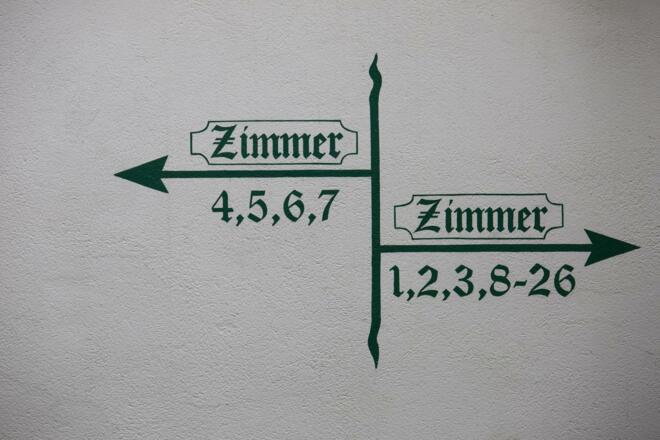 Weg zu den Zimmern