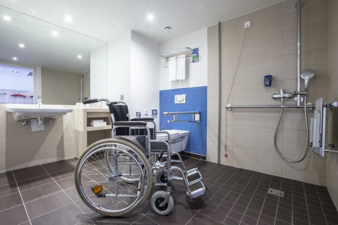 Behindertengerechtes Badezimmer