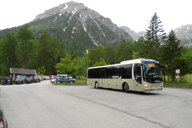 Zurück geht es vom Parkplatz Waldesruh in Obernberg mit dem Postbus nach Steinach a. Brenner.