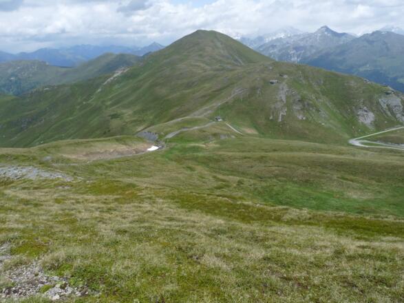 Hinter uns liegt mittlerweile das Sandjöchl.