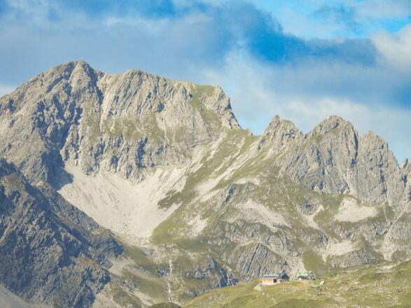 Mindelheimer Hütte im Sommer